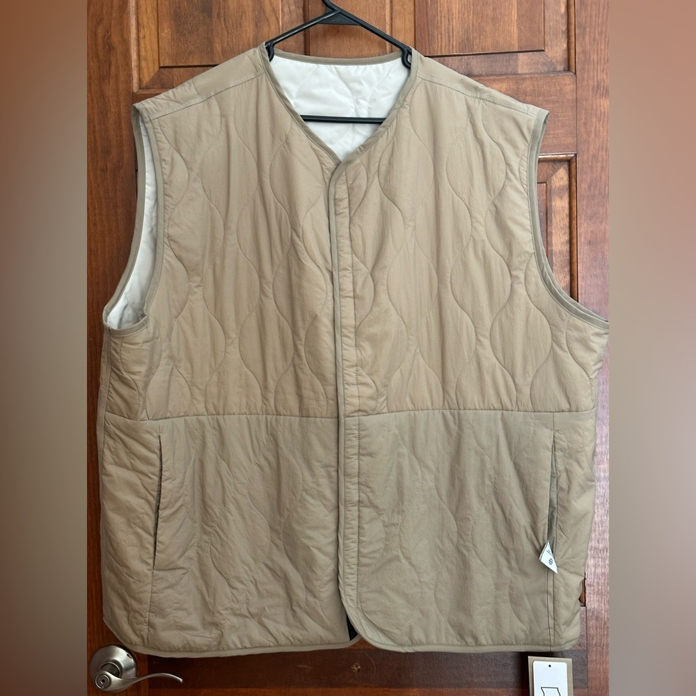 NWT Mens Nike Life Woven Insulated Fit Military Vest